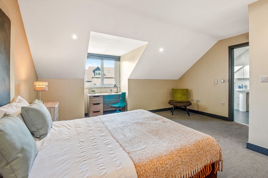 Property photo 2 of 13 Property Photo