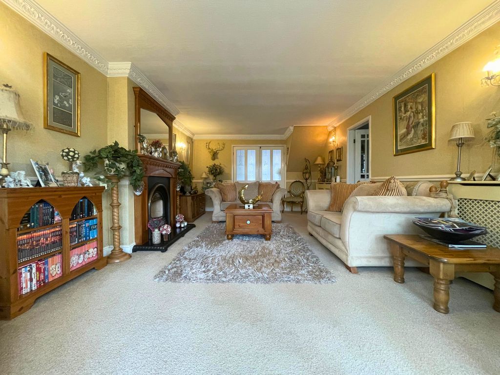Property photo 3 of 19