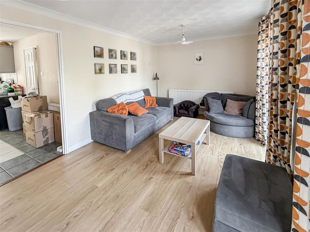 Property photo 2 of 9 2_84198.Jpg