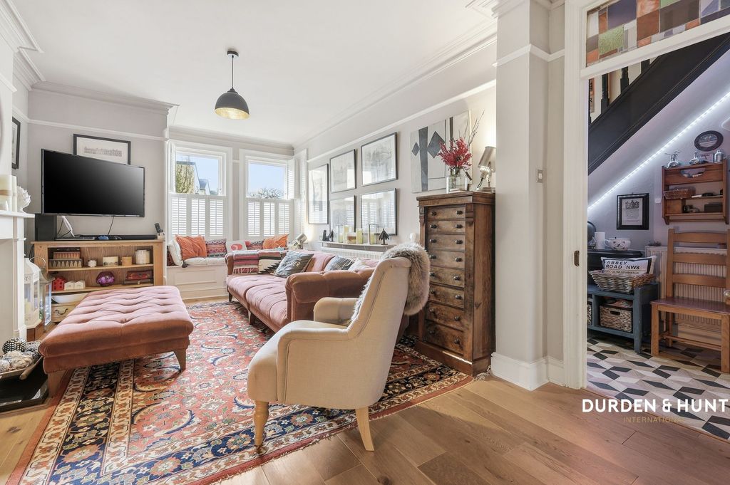 Property photo 2 of 30