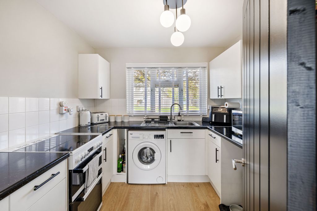 Property photo 2 of 15 19 Redwing Avenue Less Than 3Mb-9.Jpg
