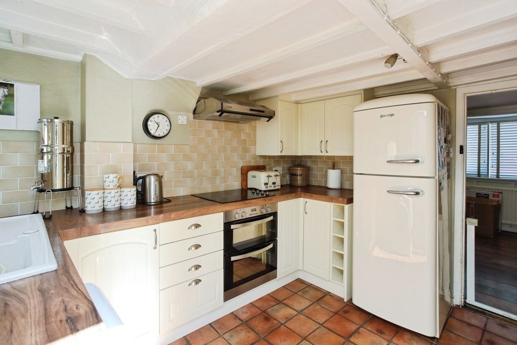 Property photo 2 of 11 Pbox-Img.Jpg