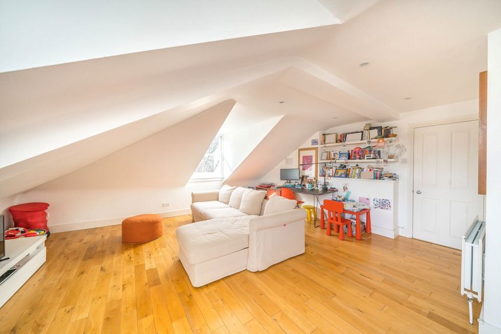 Property photo 2 of 8