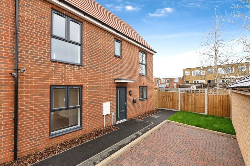 Property photo 2 of 18 Front