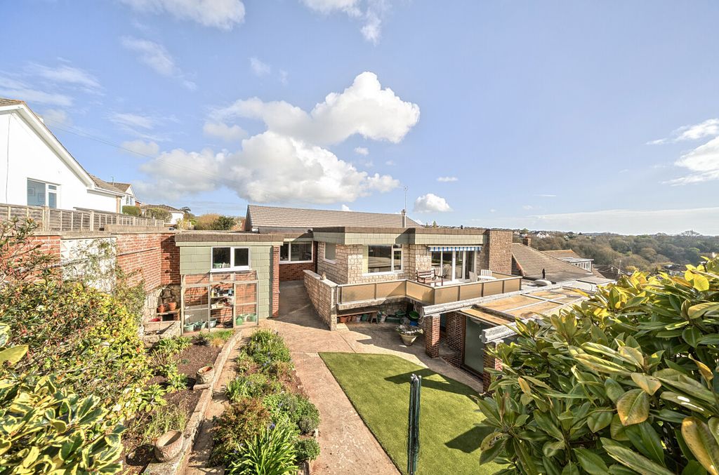 Property photo 1 of 35 1429894-1-69Dcdf1...