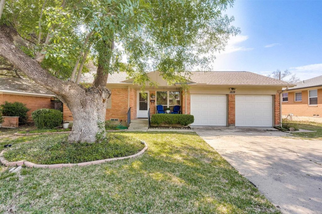Property photo 1 of 31