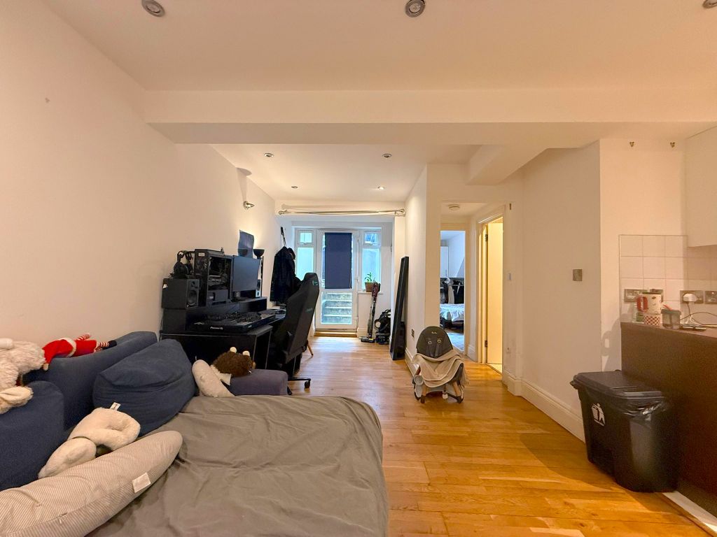 Property photo 1 of 6