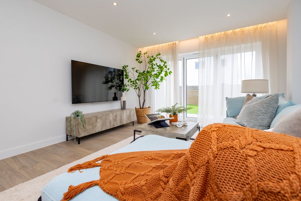 Additional image 19 of 4 bed detached house to rent302 Sandbanks Road, Lilliput, Poole BH14