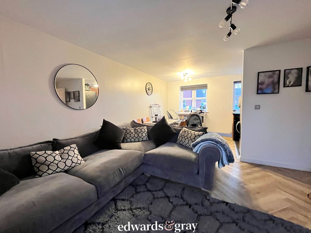 Property photo 3 of 13