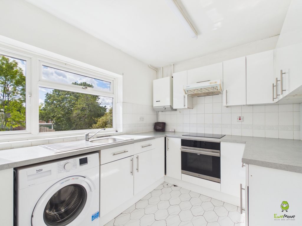 Property photo 3 of 8 Cam02615G0-Pr0262-Still014