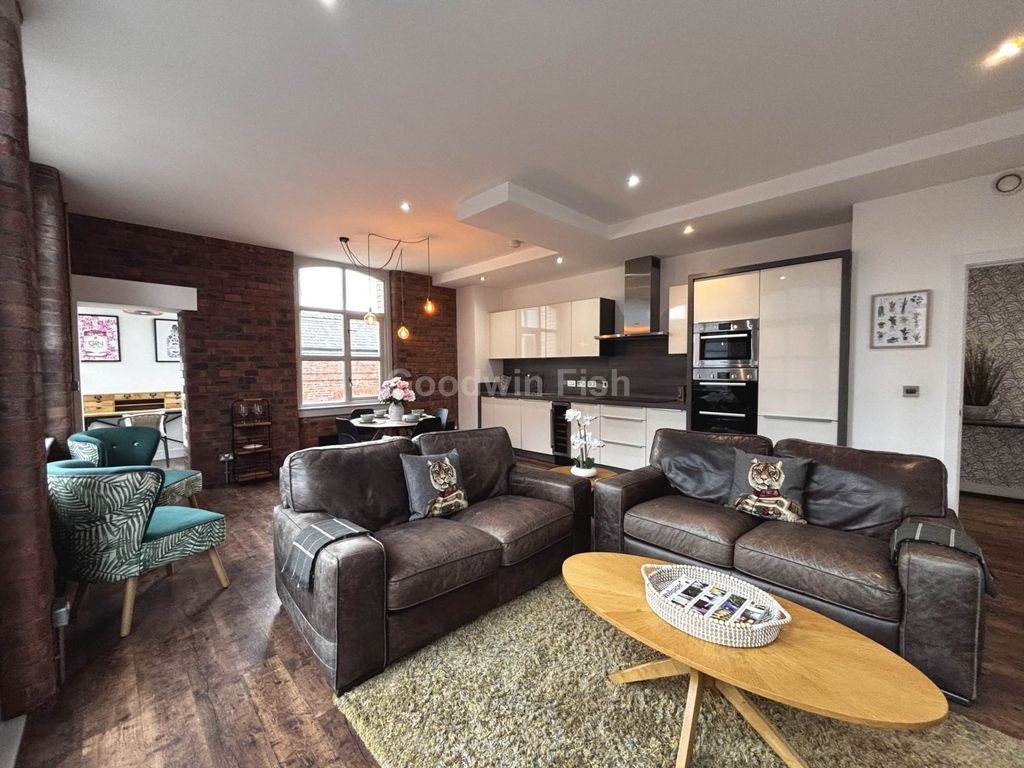 Property photo 3 of 14