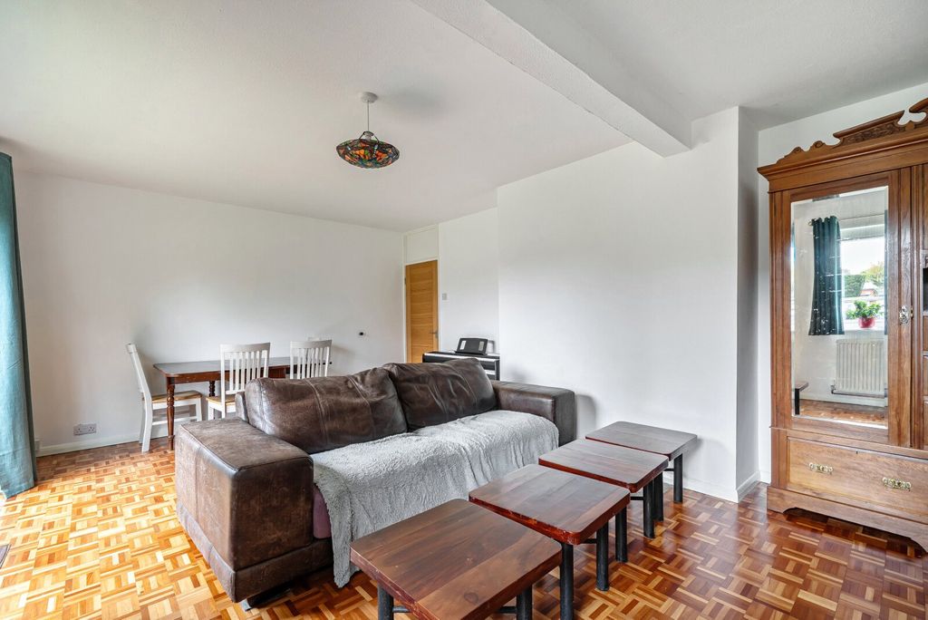 Property photo 2 of 19 1375296-23-690B5A...