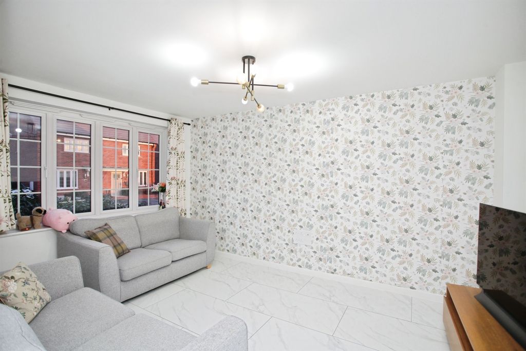 Property photo 3 of 25