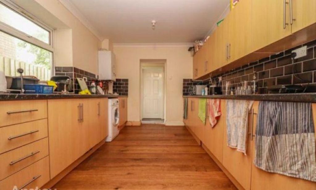 Property photo 2 of 5