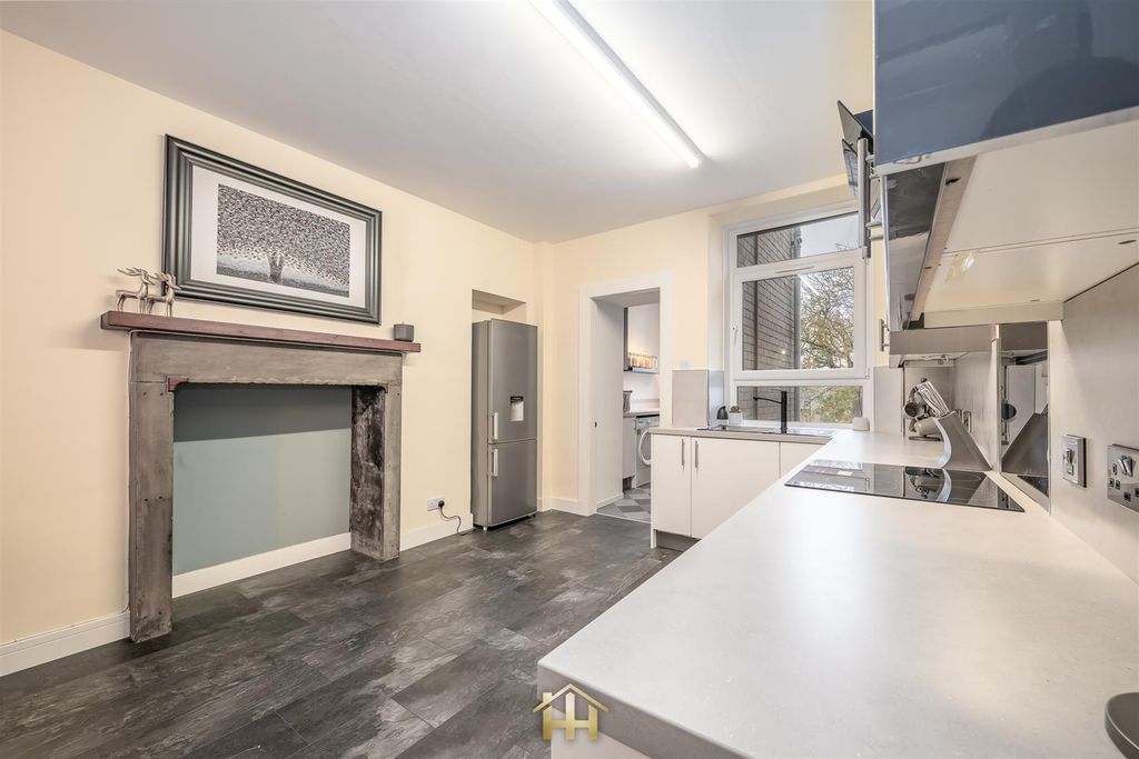 Property photo 2 of 20 51 2-R Blackness Avenue 141025 Edit (15 Of 34).Jpg