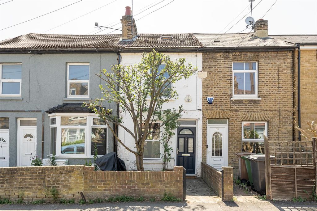 Property photo 1 of 29 Maynard Road, E17