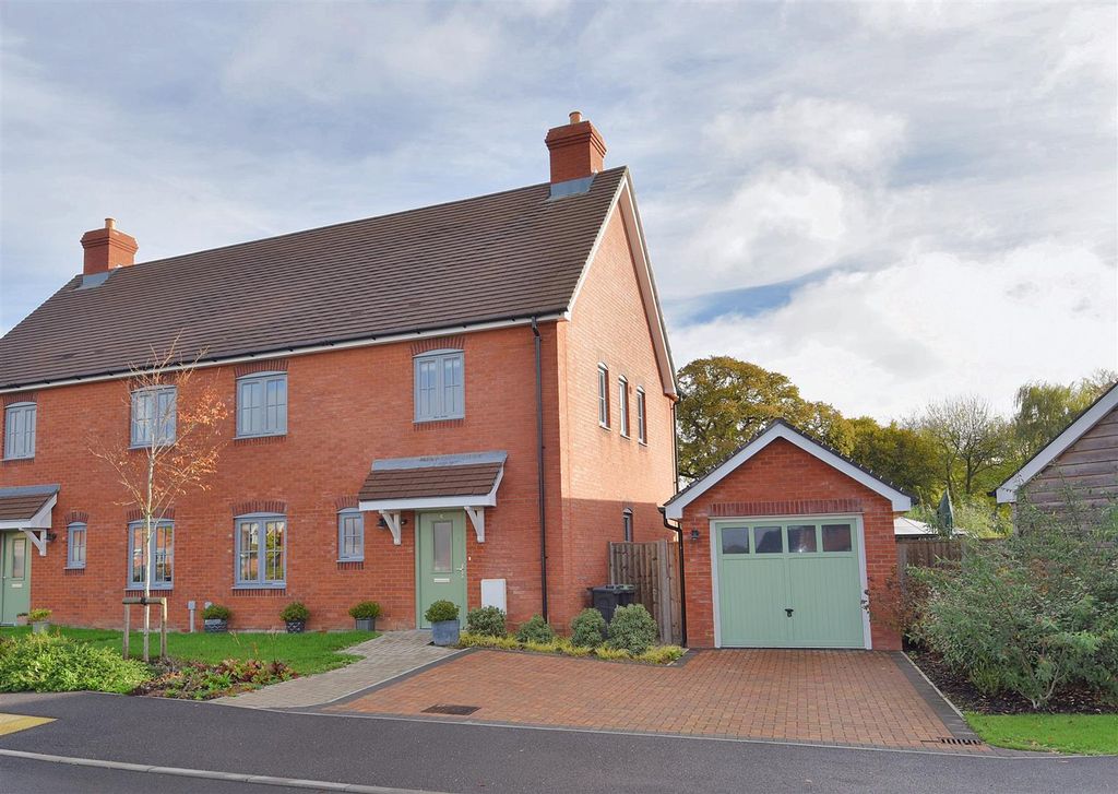 Property photo 1 of 11 Front