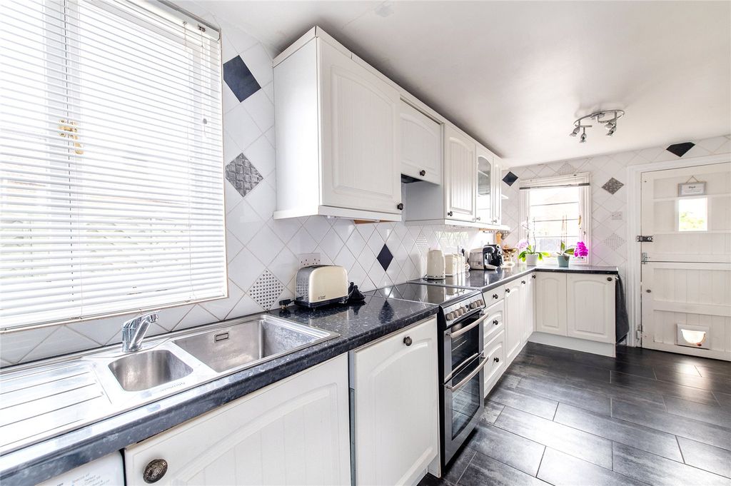 Property photo 2 of 27 Picture No. 22