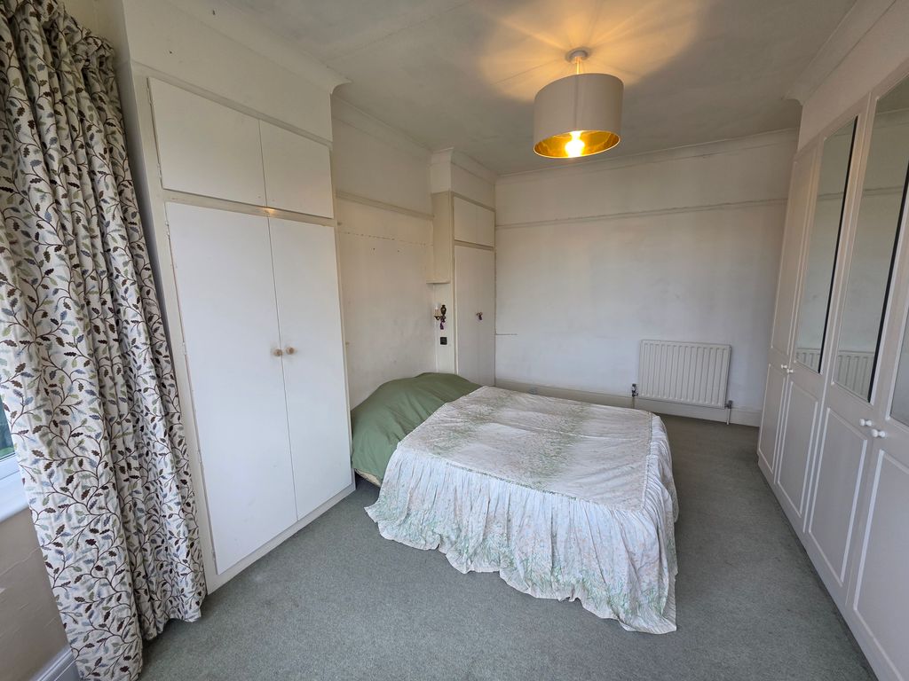 Property photo 2 of 39
