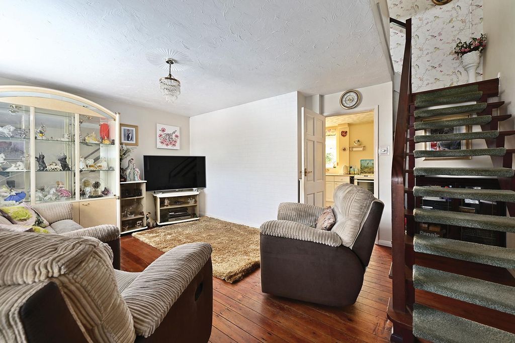 Property photo 3 of 14 Woodlands