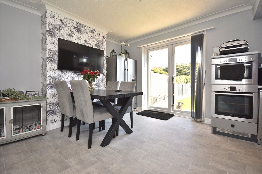 Property photo 3 of 16 Picture No. 11