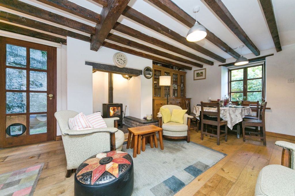 Property photo 3 of 36 Pbox-Img.Jpg