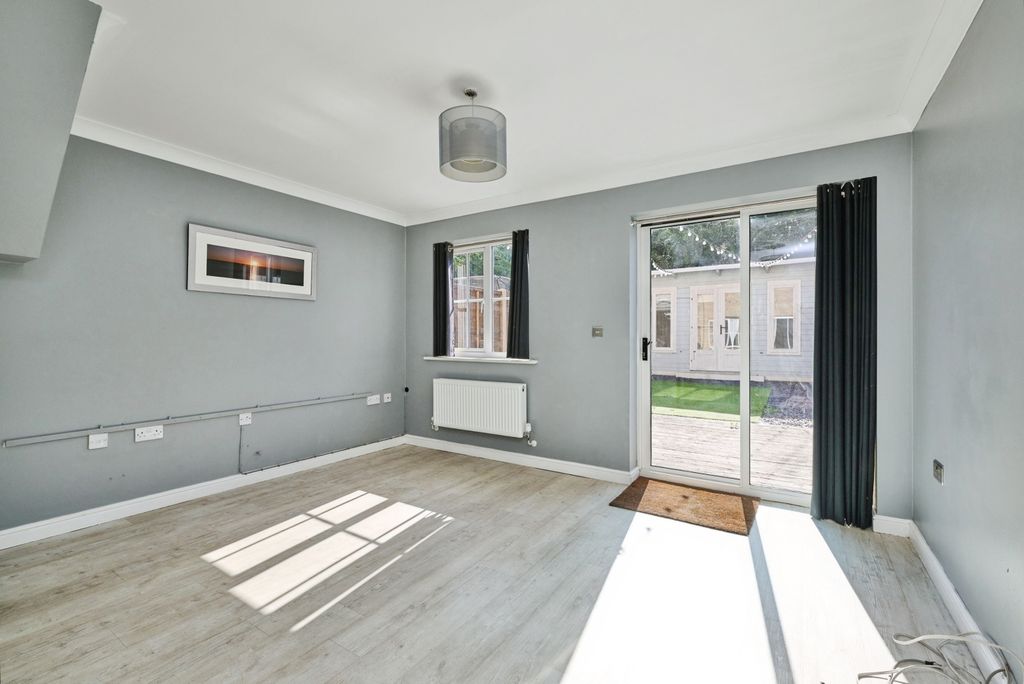 Property photo 2 of 11 Image 1