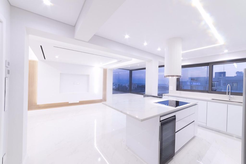 Property photo 3 of 32