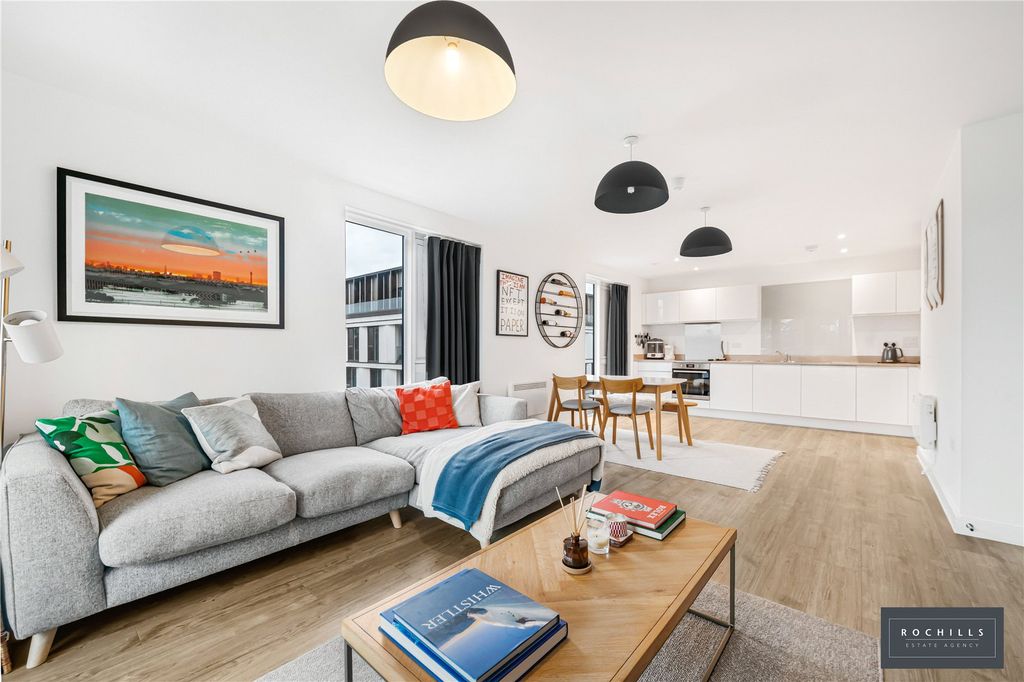 Property photo 2 of 21 Picture No. 10