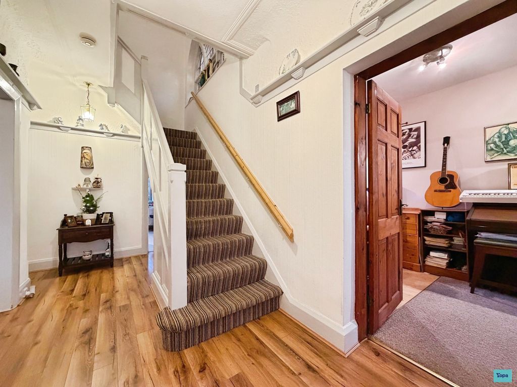 Property photo 3 of 25 23