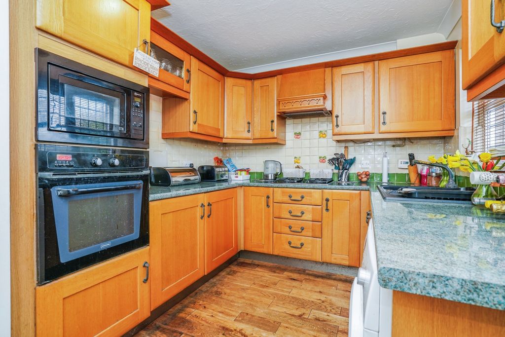 Property photo 2 of 13