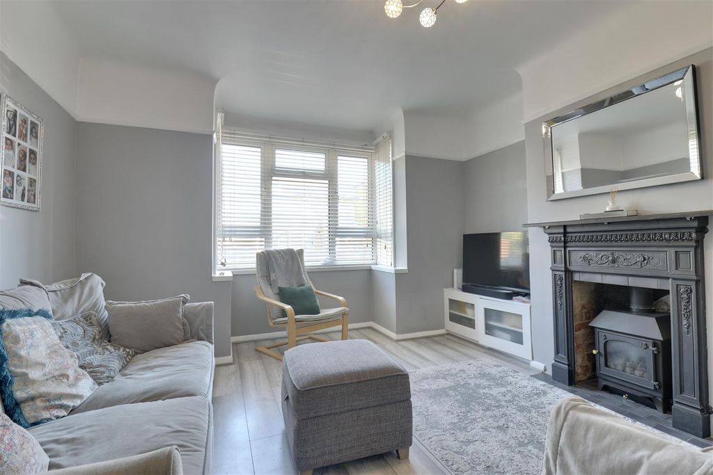 Property photo 2 of 12 2457990