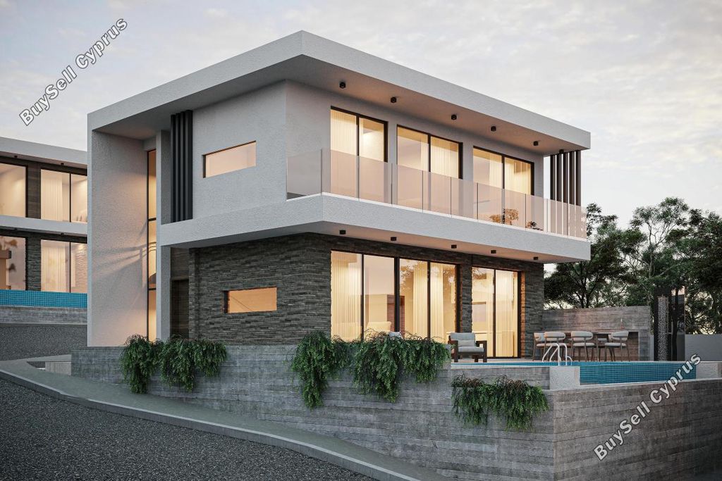 Property photo 2 of 18