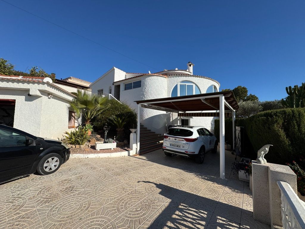 Property photo 3 of 44