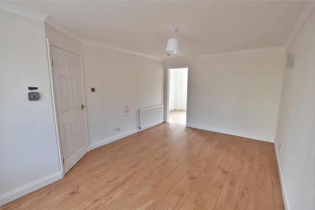 Property photo 3 of 16 Picture No. 24
