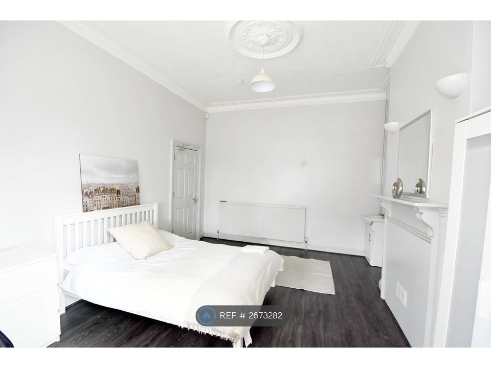 Property photo 3 of 7 Room 1