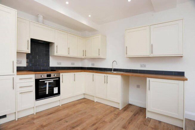 Property photo 3 of 12 Picture No. 02