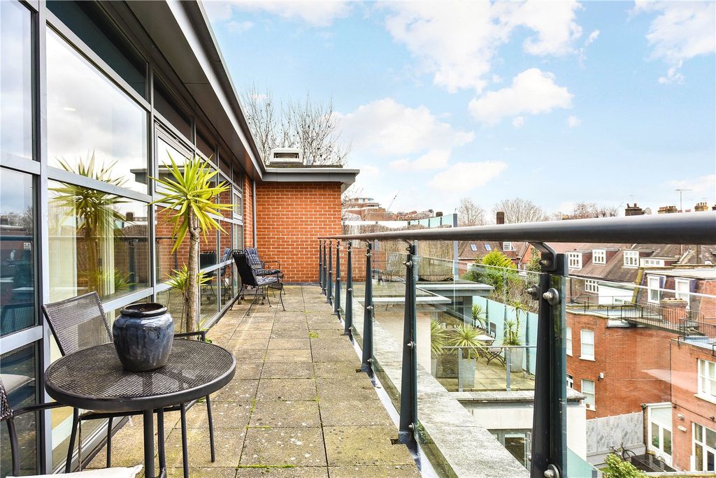 Property photo 2 of 11 Picture No. 31