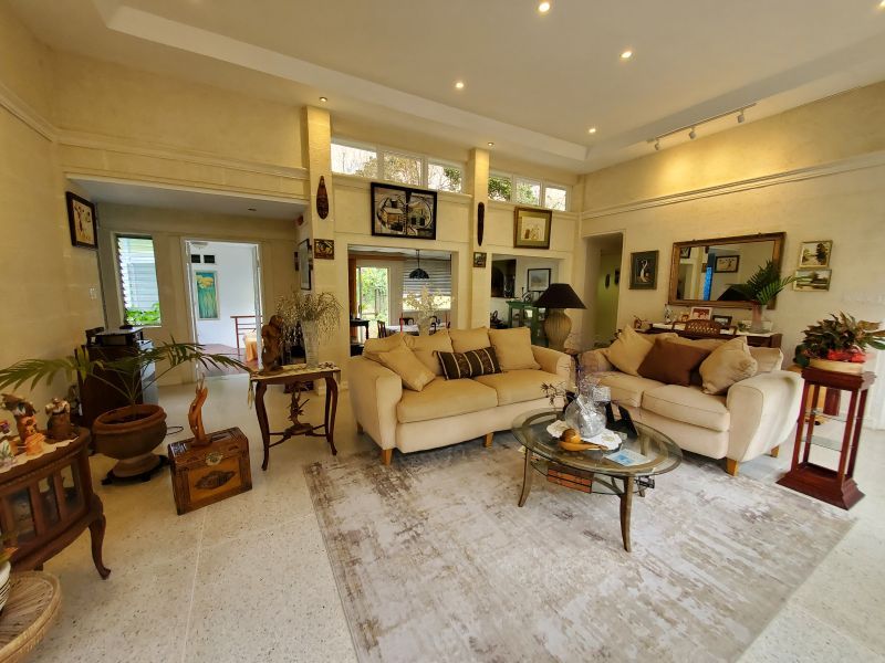 Property photo 3 of 27