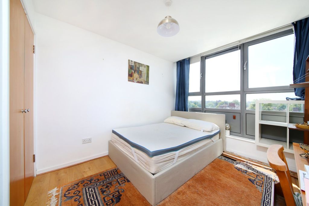 Property photo 3 of 11