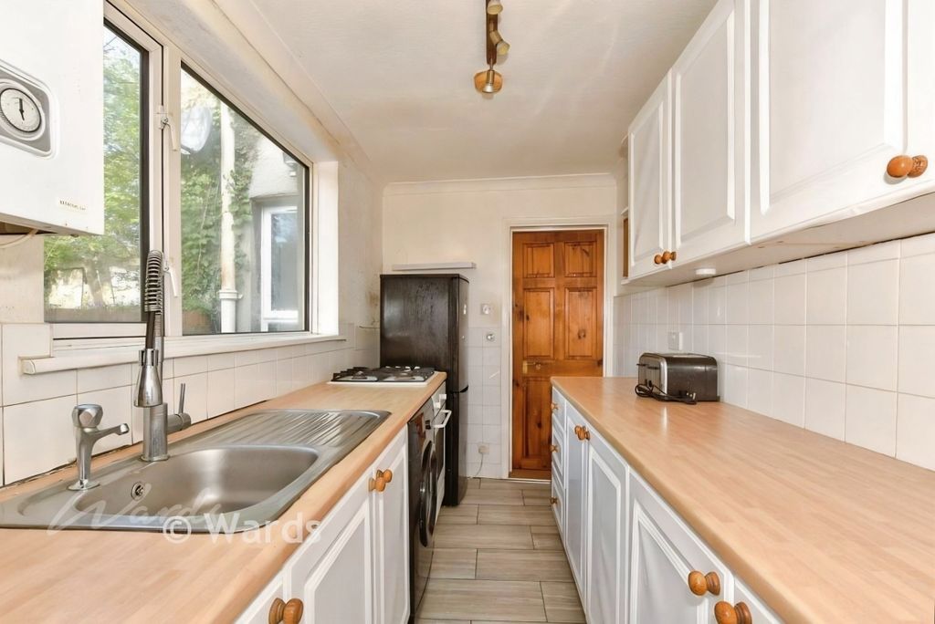 Property photo 2 of 6 Smith Kitchen