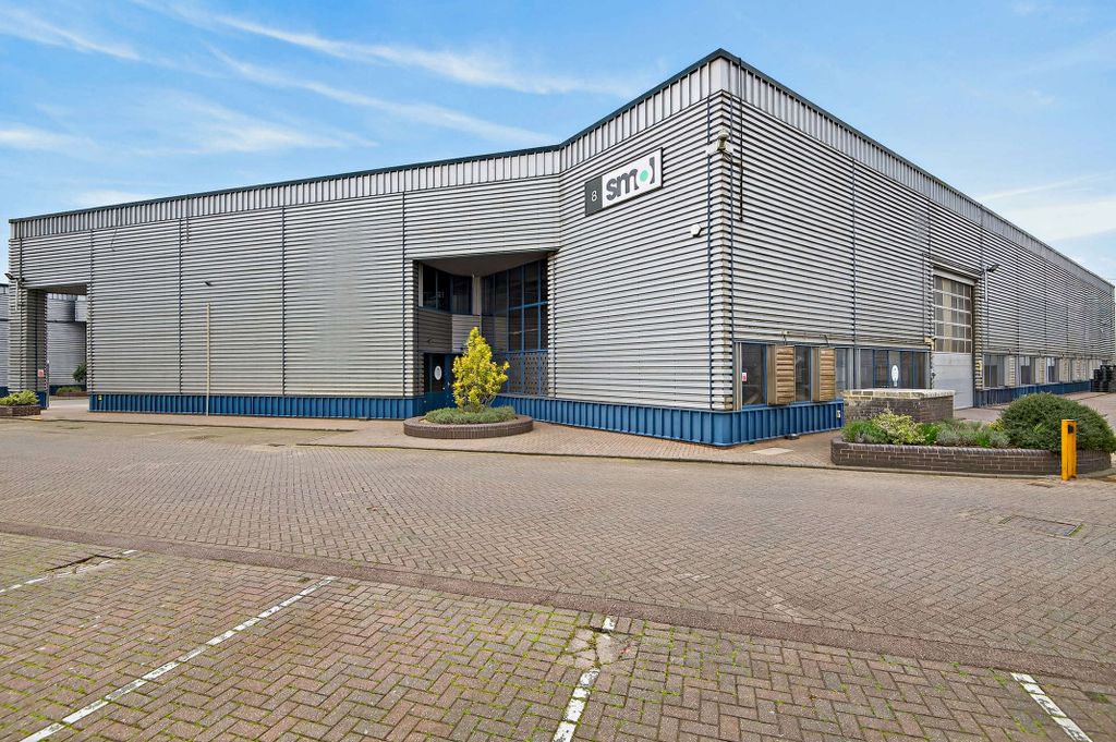 Property photo 2 of 9