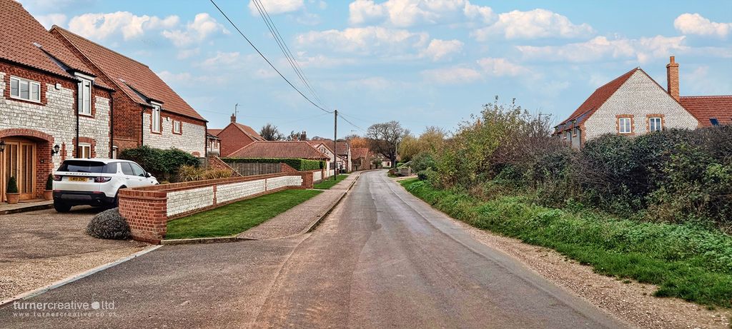 Property photo 3 of 8 4128493