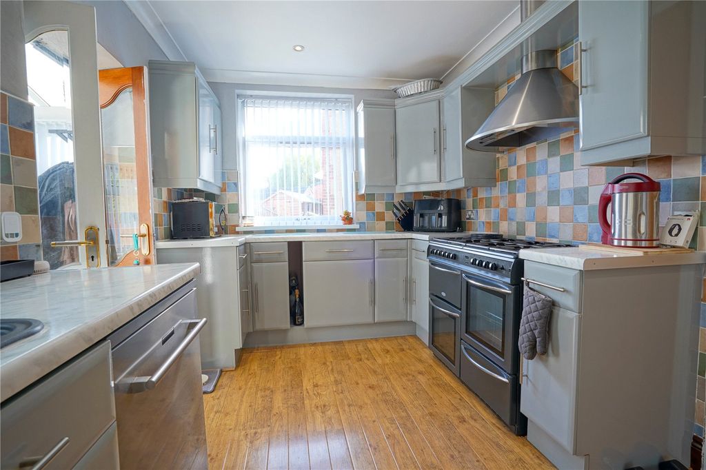 Property photo 3 of 21 Picture No. 04
