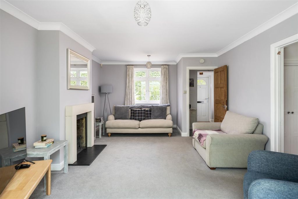 Property photo 3 of 28 Leywood Internals More12.Jpg