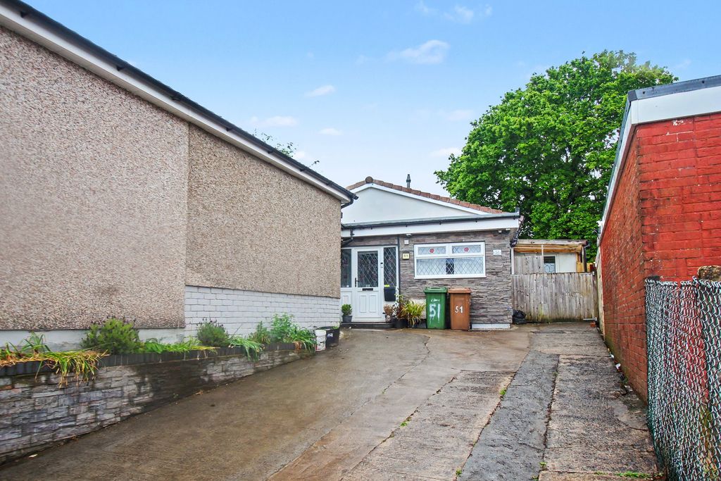 Property photo 1 of 32