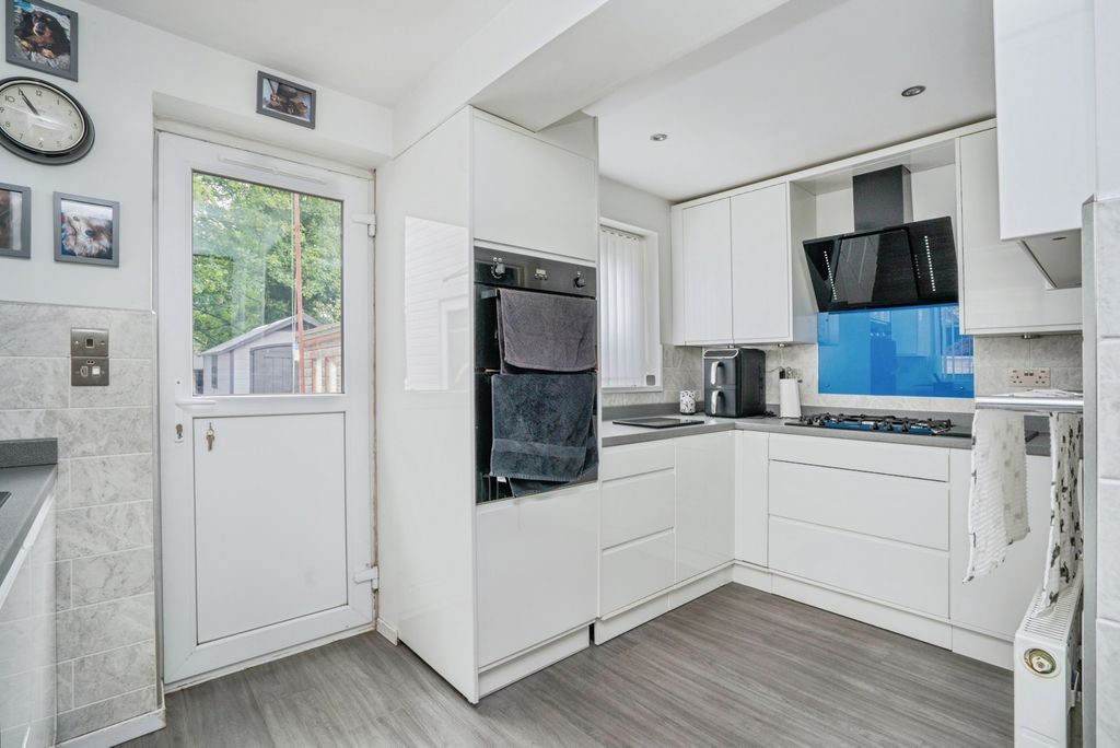 Property photo 3 of 15 Pbox-Img.Jpg