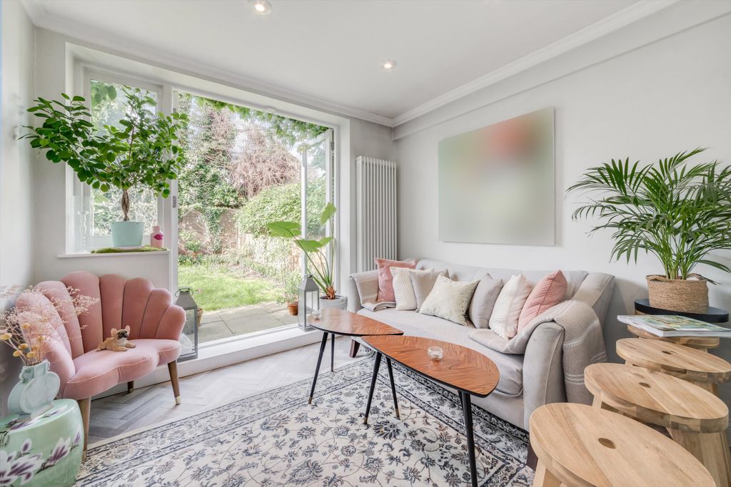 Property photo 2 of 12 Image