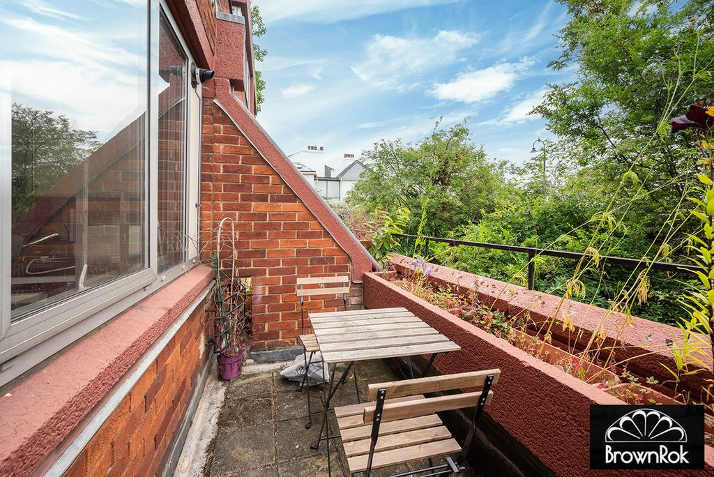Property photo 1 of 9 W15