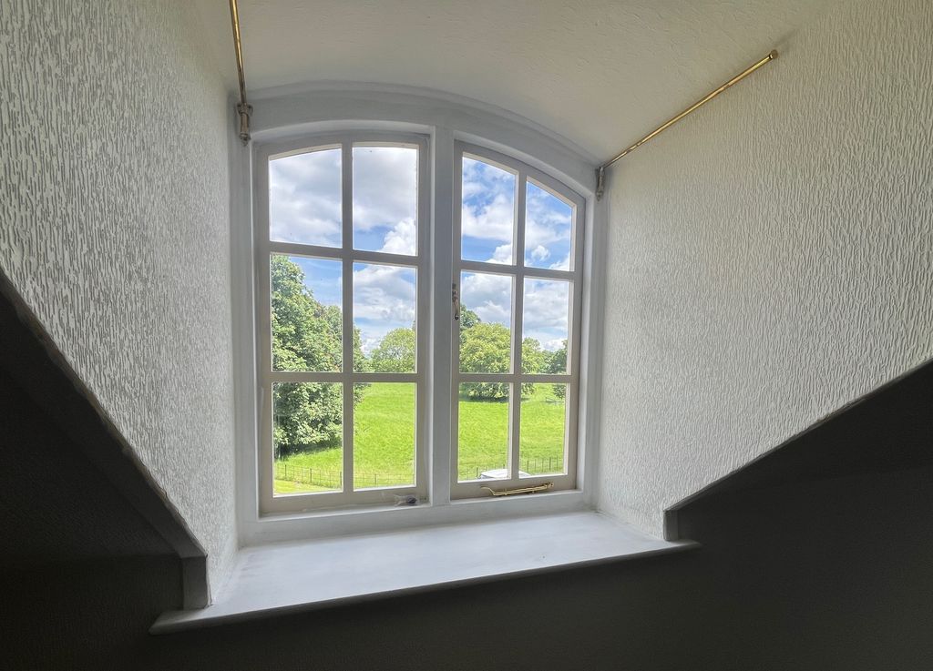 Property photo 3 of 14 Image